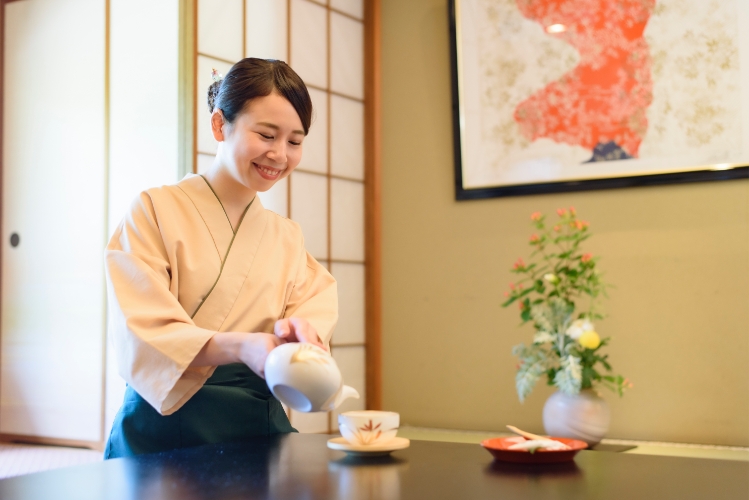 お茶と甘味を客室で