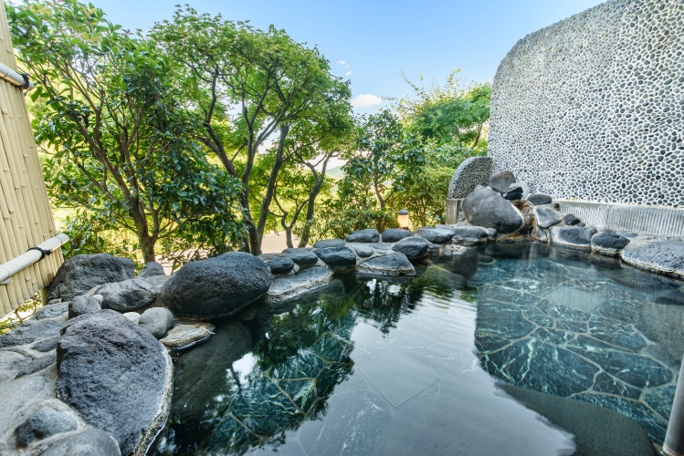 明るい時間に温泉に